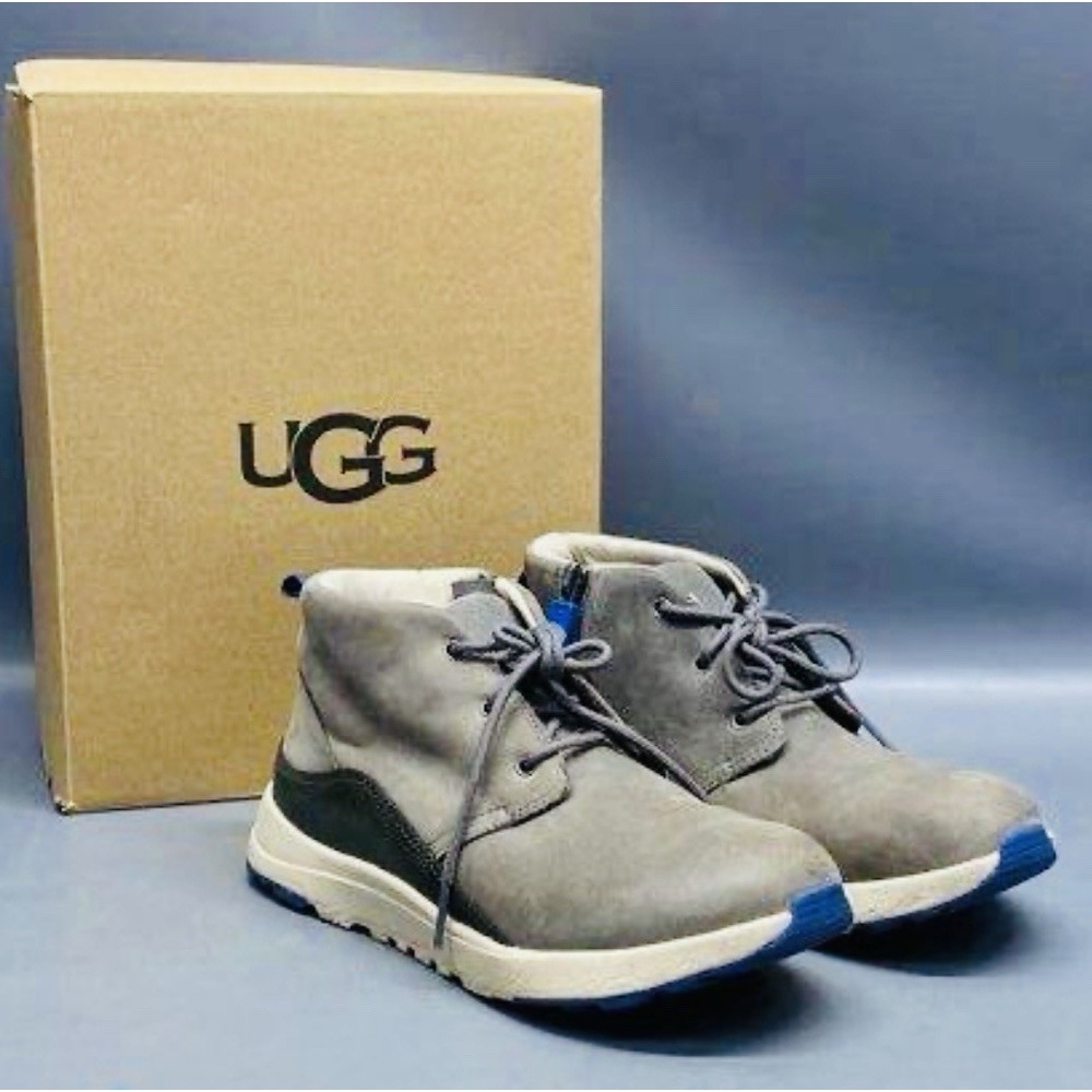 UGG Youth4 Australia K Canoe III SN 11209 Brown Suede Sheepskin Lined Ankle Boot